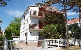 Apartments In Sabunike/Zadar Riviera 7812
